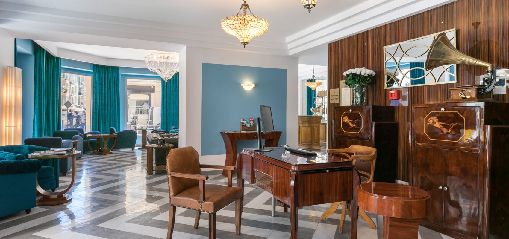 The Jay Hotel by HappyCulture