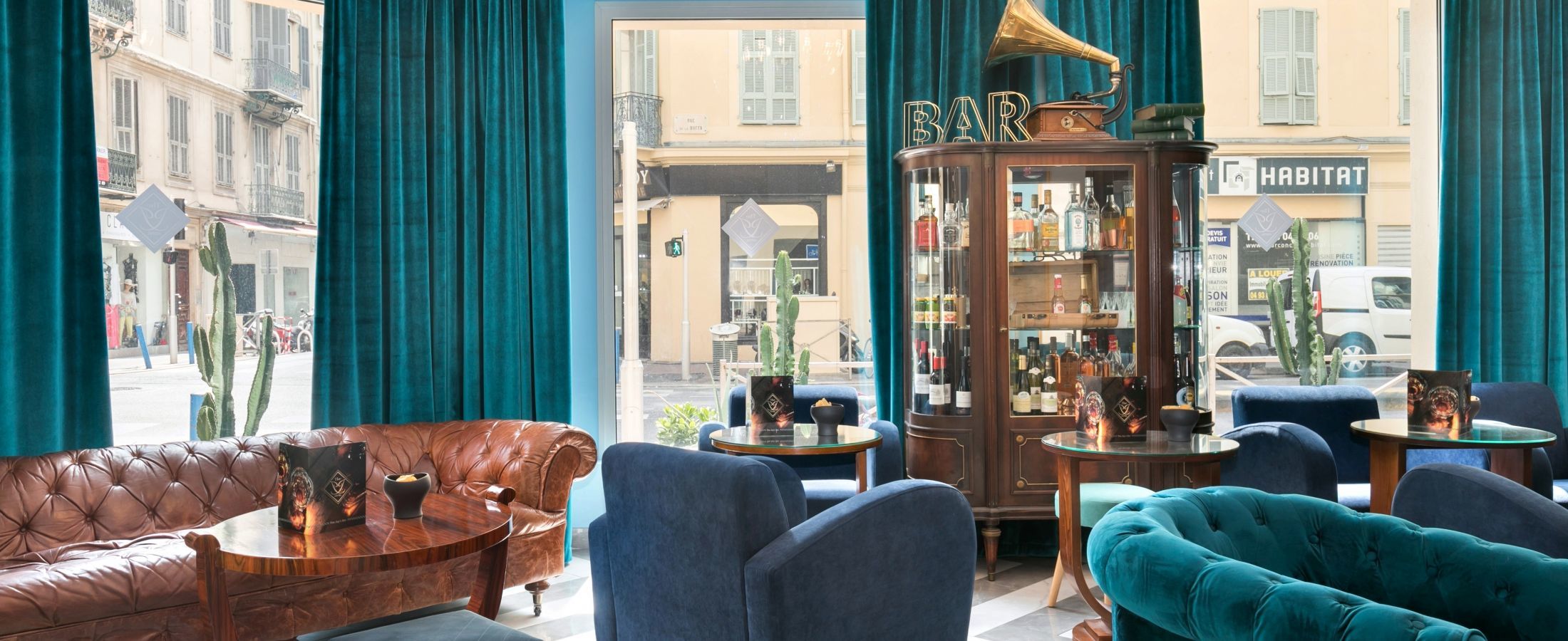 Happyculture The Jay Hotel Official Website Nice Centre Promenade Des Anglais